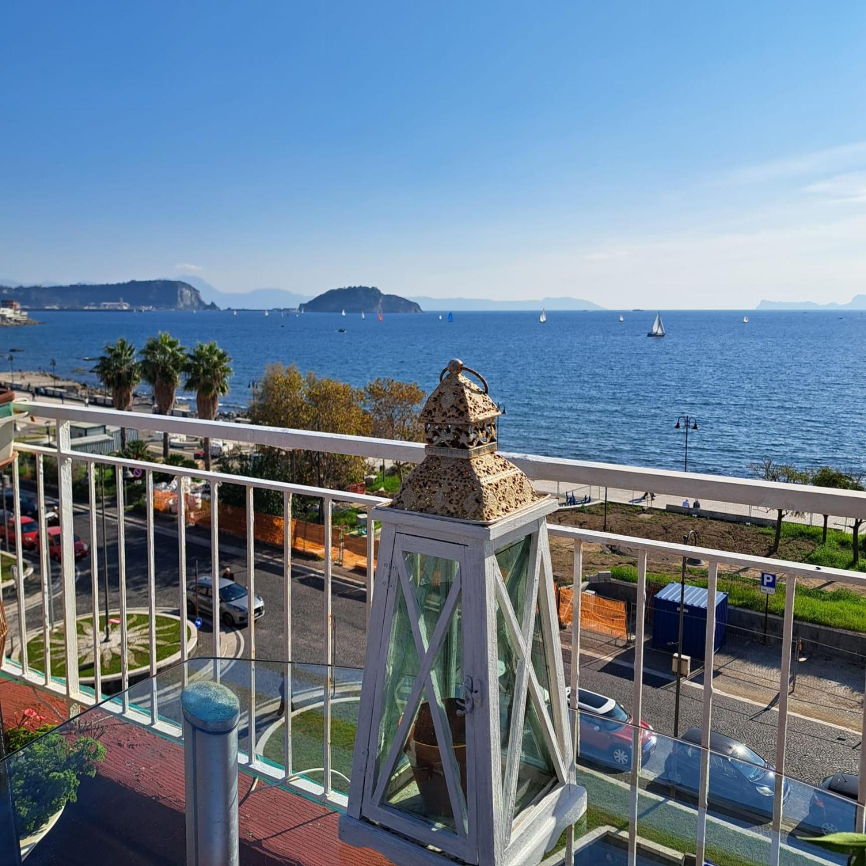 Terrazza Miracapri Apartment Pozzuoli Luaran gambar
